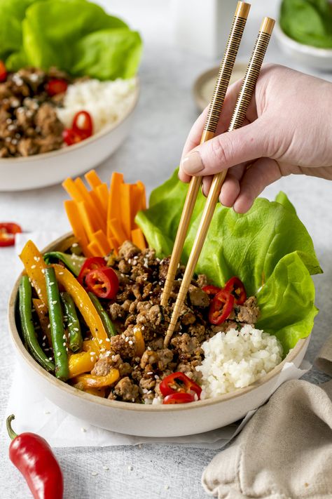 This Thai Basil Meal Ground Turkey Meal Prep Bowl is the perfect healthy and satisfying lunch or dinner. It's a white rice or cauliflower rice base loaded with flavorful ground turkey and a colorful blend of veggies all tossed in a salty, tangy, spicy Thai basil sauce. Turkey Bowl Meal Prep, Lunch Prep Recipes, Thai Basil Sauce, Ground Turkey Bowl, Carb Healthy Meals, Low Carb Healthy Meals, Turkey Meal Prep, Turkey Bowls, Macro Meal Prep