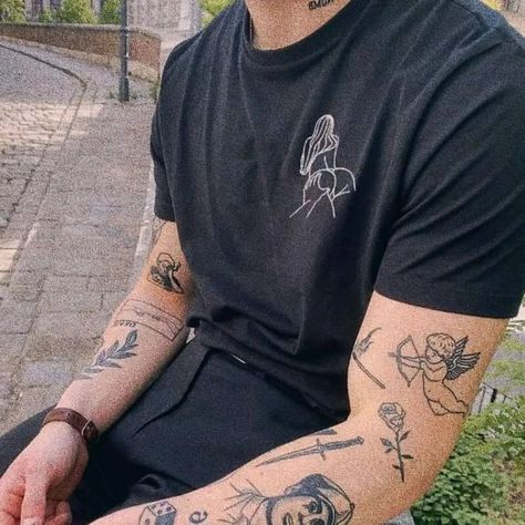 Tattoos Arm Mann, Cupid Tattoo, Ma Tattoo, Tatuagem Masculina Pequena, Russian Tattoo, Traveler Master, Stylish Tattoo, Full Arm Tattoos, Tattoo Inspiration Men