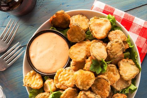 Fried Pickles: Air Fryer Recipe | The Leaf Nutrisystem Blog Fried Dill Pickles, Deep Fried Pickles, Fried Pickles Recipe, Nutrisystem Recipes, Daily Meal Plan, Pickle Recipe, Classic Appetizers, Appetizer Ideas, Deep Fry