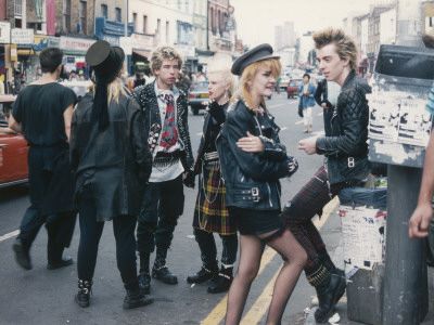 10. Style tribe: punk; Vivienne Westwood started the punk movement. Punks were about being separated and rejecting society Punk 1970s, Stile Punk Rock, Punk Hat, Punks 70s, 1970s Punk, Punk 90s, 70s Mode, Punk Subculture, Cultura Punk