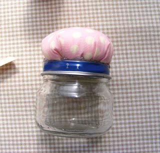 Jar Pin Cushion, Baby Jars, Baby Food Jars, Sewing Tutorials Clothes, Embroidery Bags, Food Jar, Fluffy Pillows, Pin Cushion, Gatorade Bottle