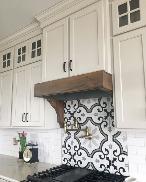 Range Vent Hood Ideas, Over Stove Ideas, Kitchen Stove Hoods Ideas, Stove Hood Ideas, Kitchen Stove Backsplash, Kitchen Range Hood Ideas, Range Hood Ideas, Kitchen Hood Ideas, Kitchen Hood Design