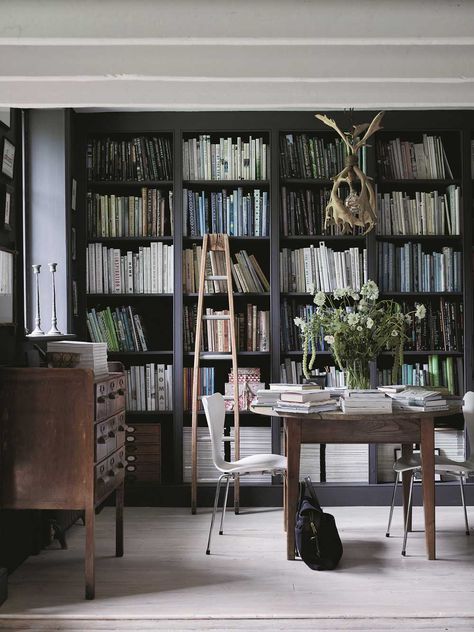 P138-TFLoW-The-Rest-Office Home Palette, English Farmhouse, Beautiful Bookshelf, Studying Library, Times Magazine, White Company, Interior Stylist, Shelf Styling, The White Company