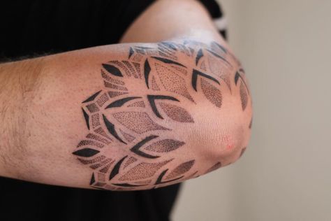 Maxime Dubbeld | Elbow mandala , thanks Tyrell!🙏 . . . . #elbowmandala #dotworkmandala #dotworktattoo #elbowtattoo #madewithgeometrica #stipplingtattoo… | Instagram Dotwork Mandala Tattoo, Stippling Tattoo, Dot Work Mandala, Zen Tattoo, Dotwork Mandala, Elbow Tattoos, Geometric Mandala, E Tattoo, Dot Work Tattoo