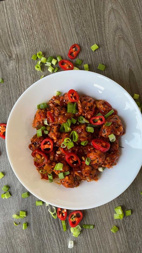 krushalis.kitchen on Instagram: ✨Crispy Chilli Mushrooms✨ Ingredients: > Button mushrooms > 50g panko breadcrumbs > 2 tsp salt > 3 tsp sesame seeds > 75g plain flour >… Chilli Mushroom, Button Mushrooms, Plain Flour, Sesame Seeds, Bread Crumbs, Flour, Stuffed Mushrooms, Seeds, Salt