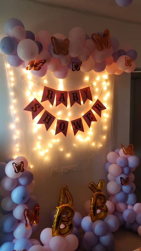 Mom To Be Decoration Ideas At Home, Baby Shower Ideas Indian Style At Home, Indian Birthday Decorations At Home, Mom To Be Decoration Ideas, Simple Baby Shower Ideas At Home, Baby Chathi Decoration, Aesthetic Baby Shower Ideas, Chathi Decoration, Welcome Baby Decoration Ideas