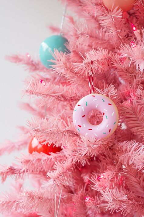 DIY Donut Ornaments & A Pink Christmas Tree!! Donut Ornament, Diy Donut, A Pink Christmas, Diy Donuts, Candy Ornaments, Navidad Diy, Pink Christmas Tree, Christmas Ornaments Homemade, Noel Christmas