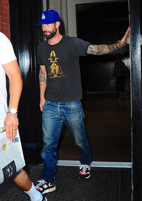 Adam Levine Style, Adam Levine, Style Inspiration, Street Style, Models, Fashion Outfits, My Style, How To Wear, Quick Saves