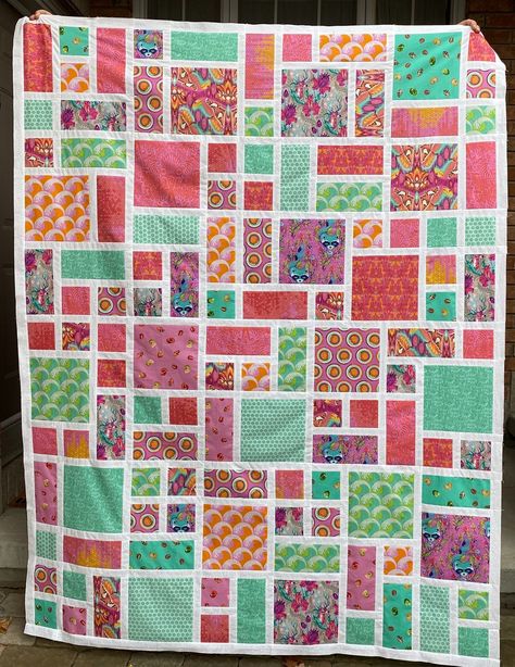 Free Patterns — Bits and pieces quilting Free Quilt Patterns Printables, Beginner Quilt Patterns Free, Disappearing Nine Patch, Fibonacci Spiral, Beginner Quilt Patterns, Free Quilt Patterns, Nine Patch, Square Dancing, Baby Blocks