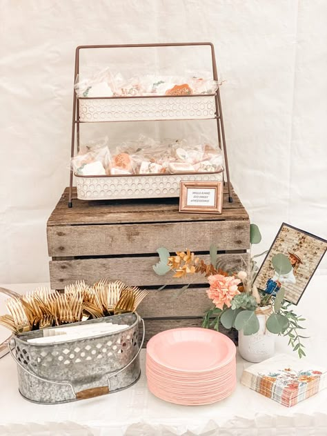 Boho Floral Graduation Party, Rustic Boho Party Decor, Boho Chic Graduation Party Ideas, Graduation Party Boho Theme, Graduation Boho Party Ideas, Shabby Chic Graduation Party Ideas, Boho Graduation Party Decor, Rustic Chic Graduation Party, Sage Green Gold And White Graduation Party