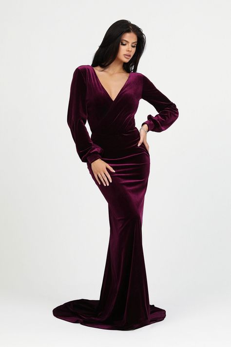 Red Wedding Dress Guest, Wedding Dress Velvet, Long Sleeve Mermaid Dress, Dark Purple Dresses, Low Back Dress, Fall Bridesmaids, Fall Bridesmaid Dresses, Burgundy Bridesmaid, Low Back Dresses