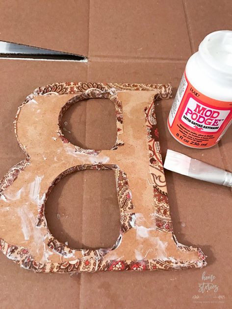 How to Make Fabric Covered Letters Modge Podge Fabric, Wooden Letters Diy, Wood Letters Decorated, Fabric Covered Canvas, Fabric Covered Letters, Writing Rubrics, Wooden Letter Crafts, Mod Podge Fabric, Mod Podge Projects