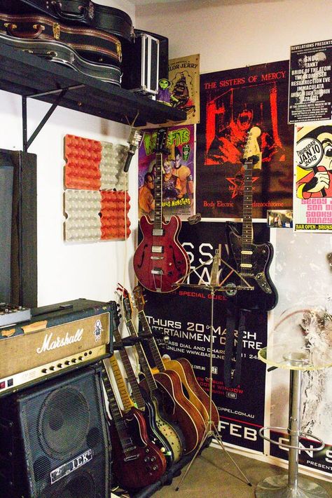 Ruang Studio Musik, Home Music Rooms, Music Recording, Studio Music, Guitar Room, Music Studio Room, Studio Organization, Home Studio Music, Recorder Music