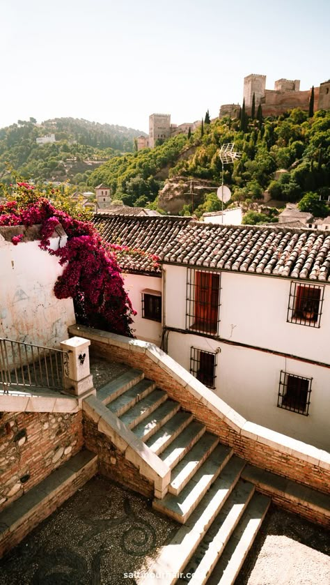 Granada Alhambra Palaces, Granada Spain Photography, Granada Spain Outfit, Spain Culture Aesthetic, Granada Spain Aesthetic, Granada Photography, Andalucia Aesthetic, Granada Aesthetic, Spain Life