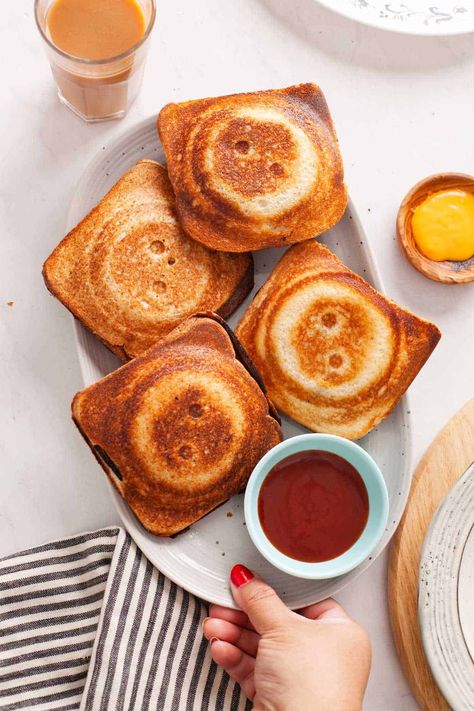 Easy Indian Breakfast, Masala Sandwich, Aloo Masala, Cucumber Tea Sandwiches, Potato Sandwich, Potato Filling, Homemade Flour, Homemade Flour Tortillas, Vegetarian Fast Food