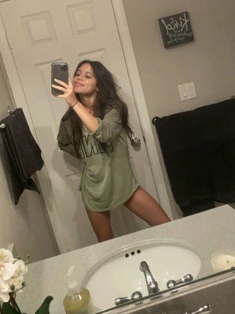 Jen Jen, Keto Brownies, Mia 3, Future Wife, Girl Crushes, Jenna Ortega, Selfie Poses, Celebrities Female, Celebrity Crush