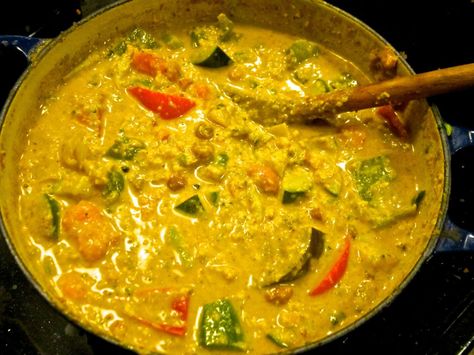 Navratna Korma Recipe, Navratan Korma, Vegetable Korma Recipe, Surimi Recipes, Indian Veg Recipes, Iranian Food, Gratin Dish, Veggie Delight, Hot Peppers