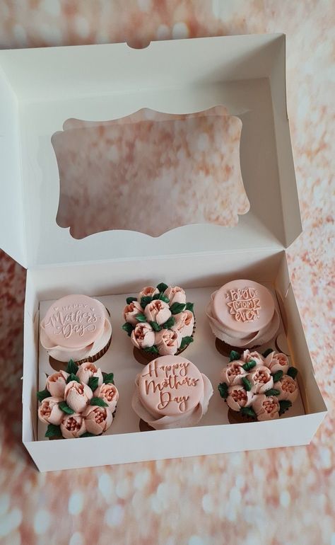 Mother’s Day Baked Treats, Cupcake For Mother's Day, Cupcakes For Mother's Day, Mother’s Day Bento Cake With Cupcakes, Mothers Day Pastries, Mothers Day Bento Cake Design, Mother’s Day Gift Ideas Dessert, Mother S Day Cupcakes, Mother’s Day Treats Idea