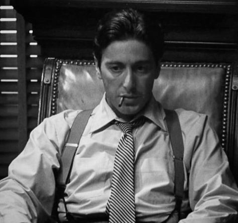 Italian American Aesthetic, Amber Eyes Color, Godfather Part 1, Young Al Pacino, Michael Corleone, Dark Pics, Donnie Brasco, Don Corleone, Beautiful Cinematography