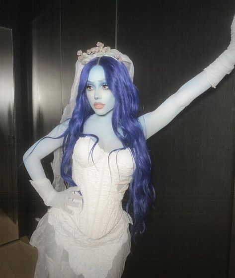 Corpse Bride Makeup, Halloween Bride Costumes, Make Carnaval, Corpse Bride Costume, Halloween Bride, Classy Halloween Costumes, Cute Halloween Makeup, Hot Halloween Outfits, Halloween Coustumes