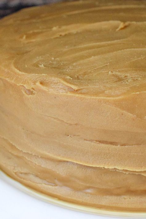 Old Fashion Carmel Icing Recipe, Carmel Icing Recipe Homemade Caramel Frosting, Carmel Cake Icing Caramel Frosting, Carmel Cake Frosting, Fluffy Caramel Frosting, Old Fashion Caramel Icing, Carmel Icing For Cake, Carmel Icing Recipe Brown Sugar, Homemade Caramel Frosting