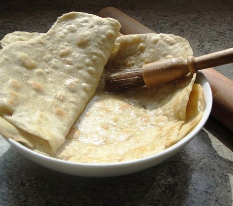 Picture Homemade Roti, Caribbean Cuisine, Caribbean Style, Caribbean Recipes, The Duff, Food Preparation, Guacamole, Rolls, Favorite Recipes