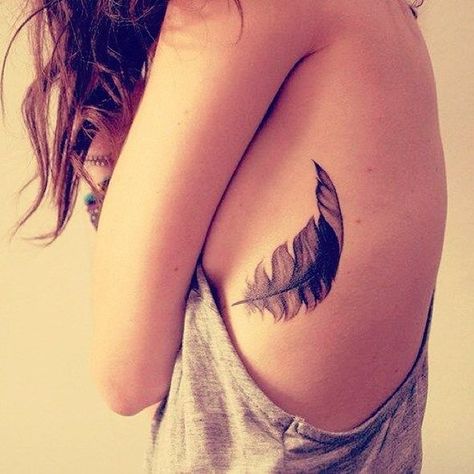 small feather rib tattoo Feather Rib Tattoos, Girl Rib Tattoos, Small Feather Tattoo, Ephemeral Tattoo, Fern Tattoo, Female Tattoos, Feather Tattoo Design, Side Tattoos, Feather Tattoo