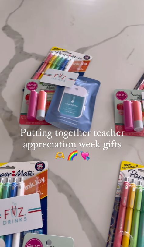 Small Teacher Appreciation Gifts Ideas, Teacher Appreciation Gifts Simple, Small Teacher Appreciation Gifts, Teacher Appreciation Gifts Ideas, Abbot Elementary, Teachers Appreciation Week Gifts, Appreciation Gifts Diy, Teacher Appreciation Gifts Diy, Diy Teacher Gifts