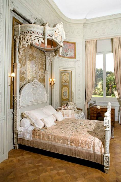 EVERYDAY VICTORIAN & VINTAGE DESIGN PRODUCTS FLASH SALES. Get yourdeal today @ vnvdecor.com. Get $5 for free with coupon code:PIN0SRASUK1V Luxury Chateau, Villa Ephrussi De Rothschild, French Bedroom Decor, Villa Ephrussi, Antique Bedroom, French Bedroom, Cute Dorm Rooms, Dreamy Bedrooms, Design Del Prodotto