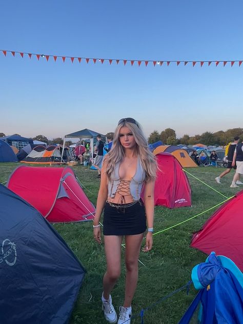 Trnsmt Festival Outfit, Longitude Festival Outfits, Wireless Festival Outfits, Slazenger Tennis Skirt, Hairstyle Short Women, Festival Outfit Uk, Leeds Festival Outfits, Reading Festival Outfits, Uk Festival Outfit