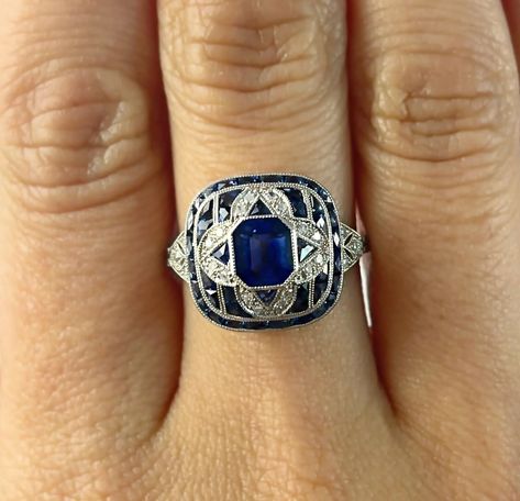 Rubies And Diamonds, Art Deco Emerald, Family Ring, Art Deco Sapphire Ring, Vintage Art Deco Rings, Jewellery Diamond, Edwardian Jewelry, Platinum Diamond Rings, Studded Necklace