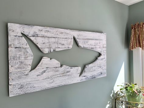 Scrap Wood Art, Jaws Shark, Repurposed Pallet Wood, Fish Carving, Shark Silhouette, Brewery Design, Rustic Flags, Scroll Saw Patterns Free, Shark Art