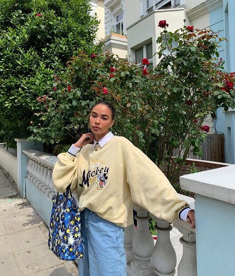 chloë (@chloeeejames) • Instagram photos and videos Crewneck Outfit, Indie Outfits, Vintage Mickey, Mode Inspo, Mode Streetwear, Mellow Yellow, Mode Vintage, Looks Style, Looks Vintage