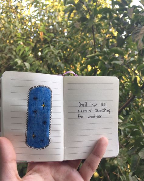 Follow for more ✨ Ideas For Pocket Dairy, Mini Notebook Ideas, Therapy Notebook, Small Diary, Mini Diary, Mini Art Journal, Pocket Diary, Journal Therapy, Doodle Quotes