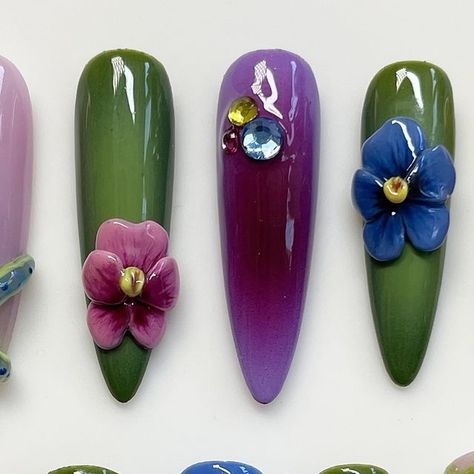 elle on Instagram: "caterpillar pansies 🌱🐛 swipe to see inspo!  #3dnailart  #3dflowernails  #flowernails  #pansynails  #caterpillarnails  #handsculptednailart" 3d Flower Nails, 3d Nail Art, July 4, Flower Nails, Pansies, Caterpillar, Nail Art, Nails, On Instagram