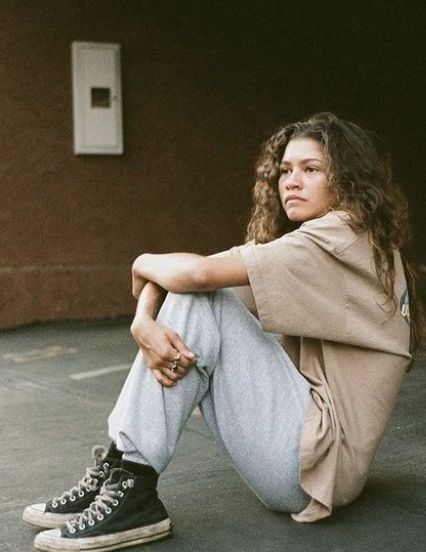 Euphoria Fashion Rue, Rue Bennett Style, Rue Bennett Outfit, Rue Outfits, Rue Euphoria Outfits, Mode Zendaya, Rue Bennett, Rue Style, Estilo Zendaya