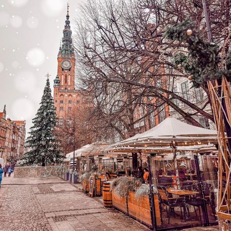 How to Travel Cheaply to Gdańsk, Poland, at Christmas 🎄✈️ Gdańsk, with its fairy-tale streets and vibrant Christmas market, is a dream destination during the holiday season. Fortunately, experiencing this festive wonderland doesn’t have to break the bank. Here’s how to visit Gdańsk on a budget this Christmas. ✈️Book Budget-Friendly Flights - Look for Low-Cost Airlines: Airlines like Ryanair and Wizz Air frequently offer affordable flights to Gdańsk from major European cities. - Travel Off-P... Wizz Air, European Cities, Christmas Book, Gdansk, Christmas Market, Dream Destinations, Low Cost, Fairy Tale, Budget Friendly