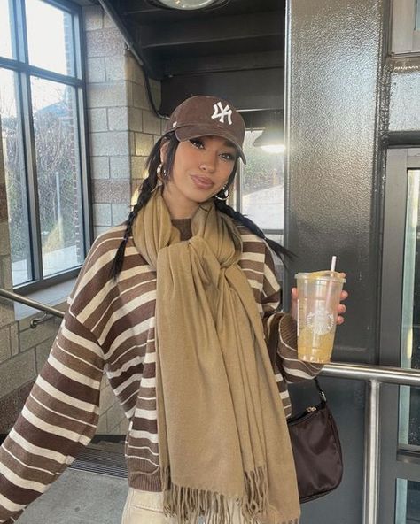 Fashion Content Creator, Streetstyle Outfit, Fashion Content, Neutral Style, Hat Style, Outfit Winter, Neutral Outfit, Neutral Fashion, Beauty Lifestyle