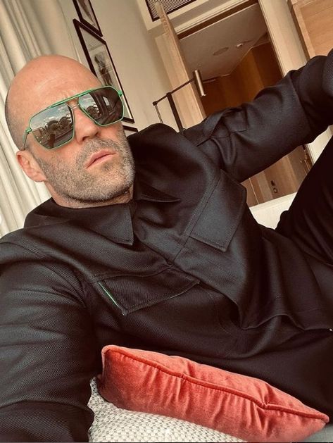 Bald Princess, Rosie Huntington Whiteley And Jason, Jason Statham Style, جيسون ستاثام, Bon Jovi Now, Almost Monday, Jason Stratham, Jason Statham Movies, Deckard Shaw