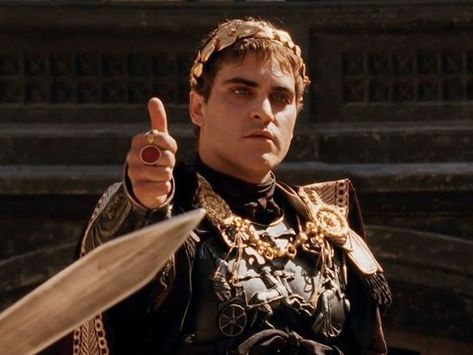 Joaquin Phoenix (2000) in "Gladiator", Ridley Scott, dir.      #Joaquin_Phoenix #2000 #Ridley_Scott Joaquin Phoenix Gladiator, Commodus Gladiator, Gladiator Film, Gladiator Maximus, Napoleon Movie, Gladiator 2000, Gladiator Movie, Best Costume Design, Vanessa Kirby