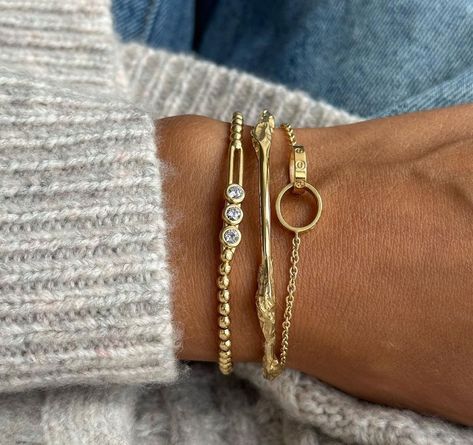 Cartier Aesthetic, Cartier Love Necklace, 200k Followers, Gold Jewelry Set, Cool Aesthetic, Being Kind, Wrist Jewelry, Gold Jewelry Sets, Gold Anklet