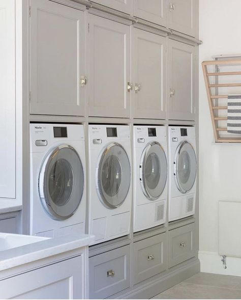 raised washers and dryers Humphrey Munson, Laundry Room Update, Pantry Layout, Washers And Dryers, Laundry Equipment, Room Storage Diy, Commercial Laundry, Laundry Center, Laundry Room Layouts