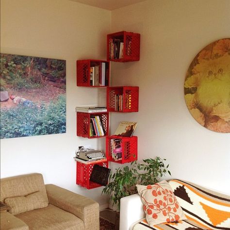 I built a floating corner bookshelf today. 6 milk crates and a couple of screws with anchors. #DonaldJudd #interiors | by Randy Grskovic Milk Crate Shelves, Milk Crates Diy, Milk Crate Furniture, Milk Crate Storage, Plastic Milk Crates, Crate Decor, Crate Bookshelf, Crate Diy, Plastic Crates