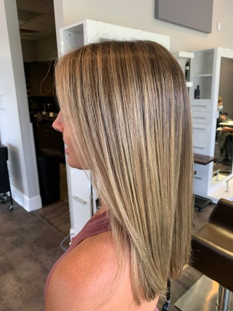 Blonde Highlights On Brown Hair Mid Length, Highlighted Mid Length Hair, Mid Hair Blonde Highlights, Mid Length Highlights, Blond Hair Ideas Mid Length, Brunette With Bright Highlights, Hazel Hair With Blonde Highlights, Blonde Highlights On Light Brown Hair Straight, Blonde Hair Brown Highlights Caramel