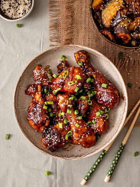 Chicken Drumstick Photography, Korean Fried Chicken Photography, Chicken Wings Restaurant, Teriyaki Drumsticks, Chinese Chicken Wings, Szechuan Chicken, Bbq Wings, Food Pic, Korean Chicken