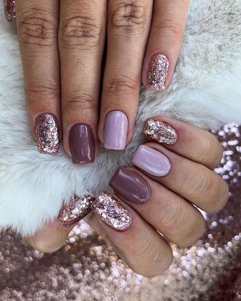 Pink Mauve Nails, Nails Rose Gold Glitter, Nails Rose Gold, Purple And Pink Nails, Rose Gold Nails Glitter, Rose Gold Nails Design, Nails Rose, Plum Nails, Reflective Nails