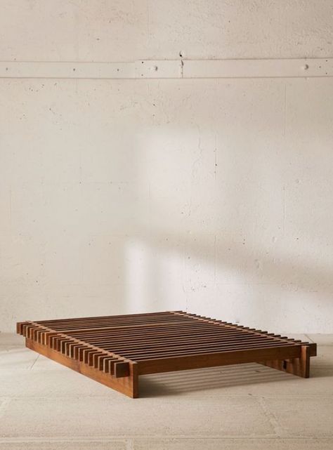 Homemade Bed Frame, Homemade Beds, Diy Headboard Ideas, Low Bed Frame, Japanese Bed, Headboard Ideas, Minimalist Bed, Bed Frame Design, Mattress On Floor