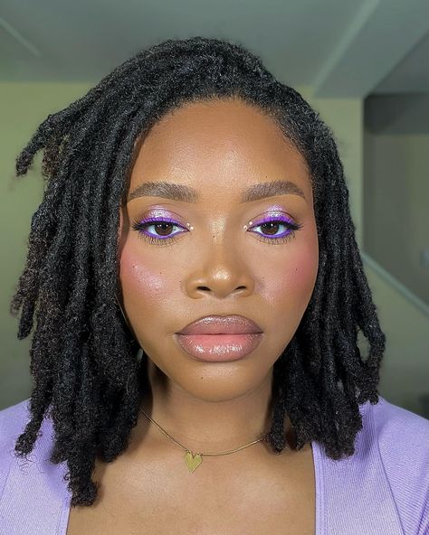 Just here to remind you how much a little purple can do for brown eyes. 🫶🏾 this was such a low effort look. I used: @kaleidosmakeup “The Escape Pod” palette @maybelline tattoo studio eyeliner in “purple pop” And some glitter #makeupartist #makeupforblackwomen #makeupinspo #purpleeyeshadow #purpleeyeliner #melaninmakeupdaily #melaninmakeupdaily #makeuptutorial Purple Waterline Eyeliner, Simple Purple Eyeliner Looks, Purple And Brown Makeup, Purple Makeup Brown Eyes, Purple Eye Makeup Brown Eyes, Purple Eyeshadow Brown Eyes, Purple Waterline Makeup, Purple Eye Makeup Simple, Natural Purple Makeup