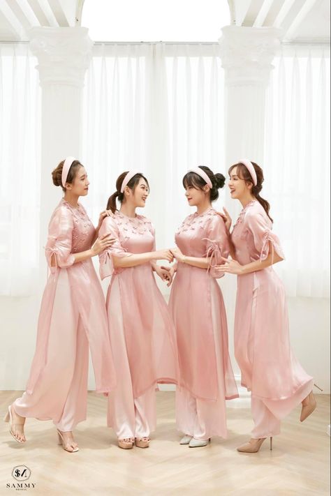 Bridesmaid Ao Dai, Viet Wedding, Wedding Ao Dai, Dress Idea, Wedding Bridesmaid, Wedding Bridesmaids, Wedding Inspo, Bridesmaid Dresses, Wedding Dress