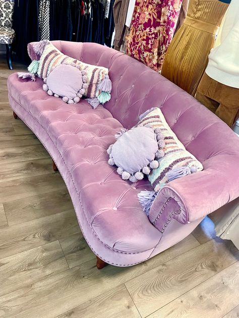 Purple couch, lavender couch, lilac couch, velvet couch Lilac Couch, Lavender Couch, Cute Couch, Victorian Couch, Purple Couch, Velvet Sofas, Contemporary Decor Living Room, Glamour Decor, Egg Shell Art